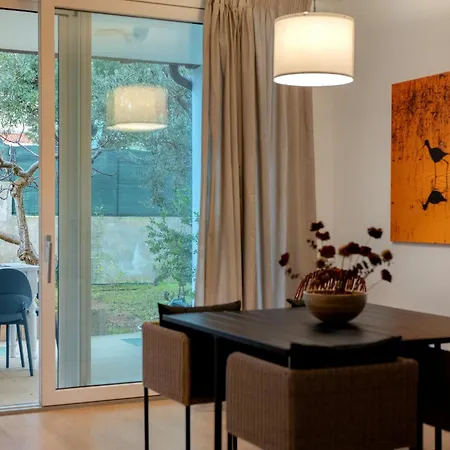 Brezza Marina 아파트 몰라디바리